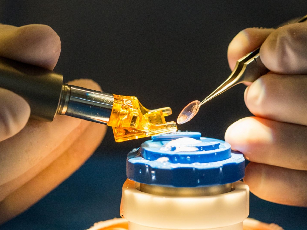 Les scientifiques ont utilisé des cellules souches pluripotentes induites (iPS) pour fabriquer en laboratoire de fines couches de cellules